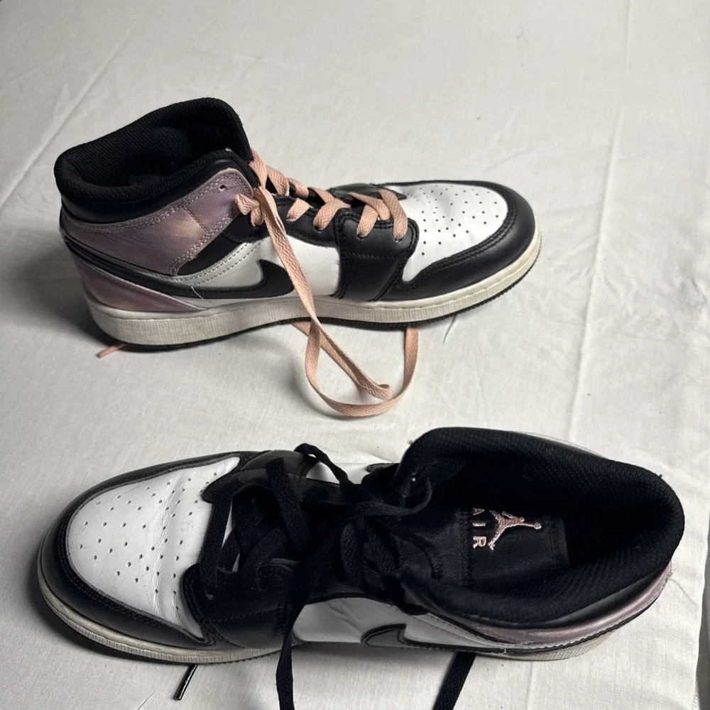 Size 10 - Jordan Mid SE Zen Master DM1200-001